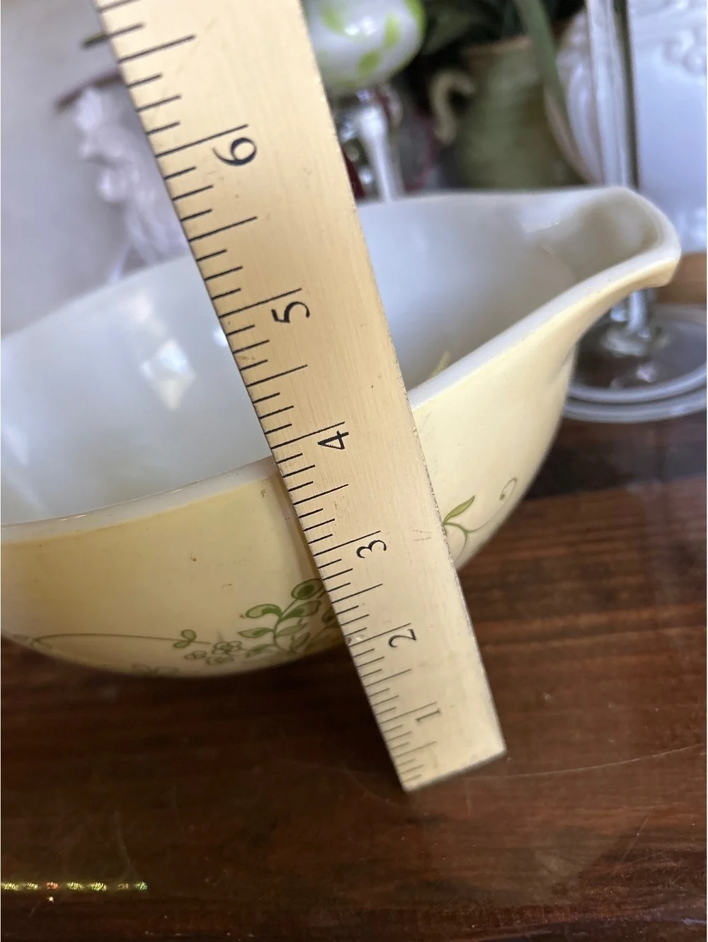 Vintage Pyrex 2.5 Quart Mixing Bowl with Green Floral Design
